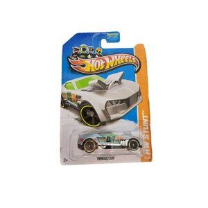 2013 Hot Wheels Twinduction HW Stunt Drift Race New in Package 83/250
